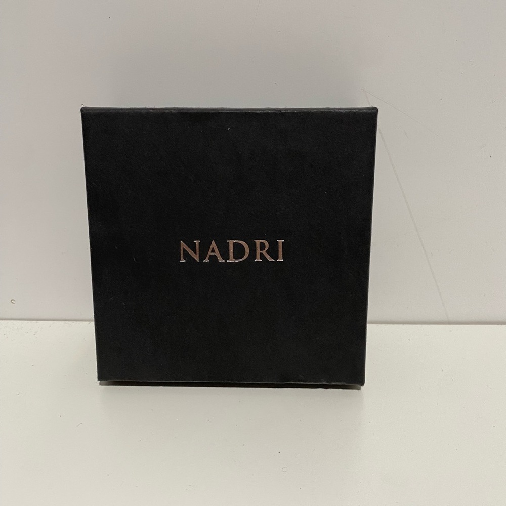 Nadri Faux-Pearl Crystal Drop Earrings Elegant Pearl Drop Earrings‎ cons - Picture 5 of 5